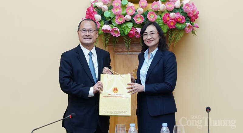 Thứ trưởng Phan Thị Thắng tiếp và làm việc với đoàn doanh nghiệp Trung Quốc