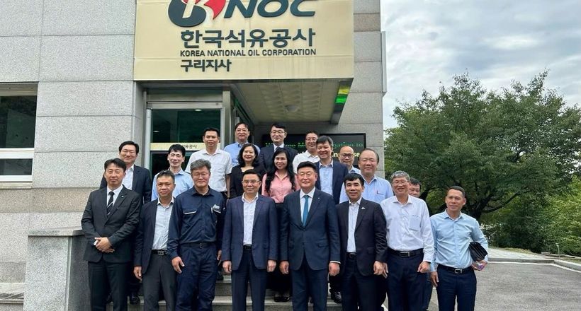 Bộ trưởng Lê Mạnh Hùng thăm và làm việc tại Kho dự trữ dầu cơ sở Guri của Tập đoàn Dầu khí Quốc gia Hàn Quốc