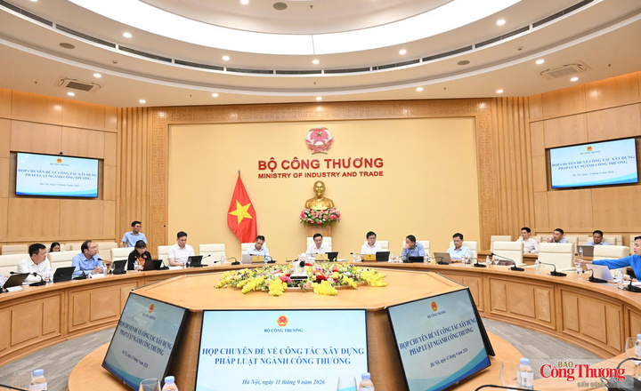 Họp chuyên đề về công tác xây dựng, hoàn thiện thể chế ngành Công Thương