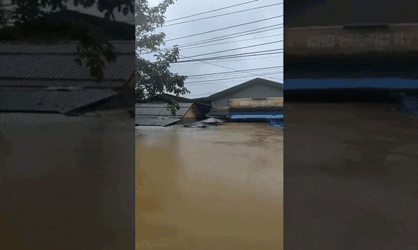 Mưa lớn triền miên khiến Chợ Phong Mỹ, thành phố Huế ngập sâu đến 5m