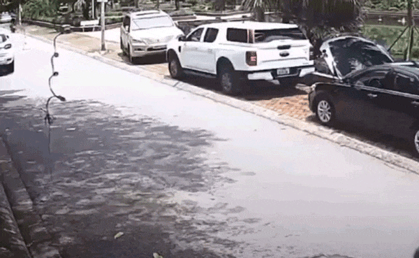 Nam thanh niên truy đuổi tên trộm xe gắn máy ở khu đô thị mới Cầu Bươu (Hà Nội)