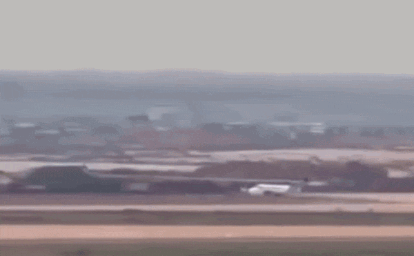 Chuyên cơ cất cánh trên đường băng Long Thành trước khi đưa vào khai thác