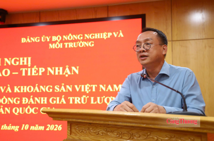 Ông Ngô Hồng Giang, Phó Bí thư Chuyên trách Đảng ủy Bộ Nông nghiệp và Môi trường phát biểu tại Hội nghị.