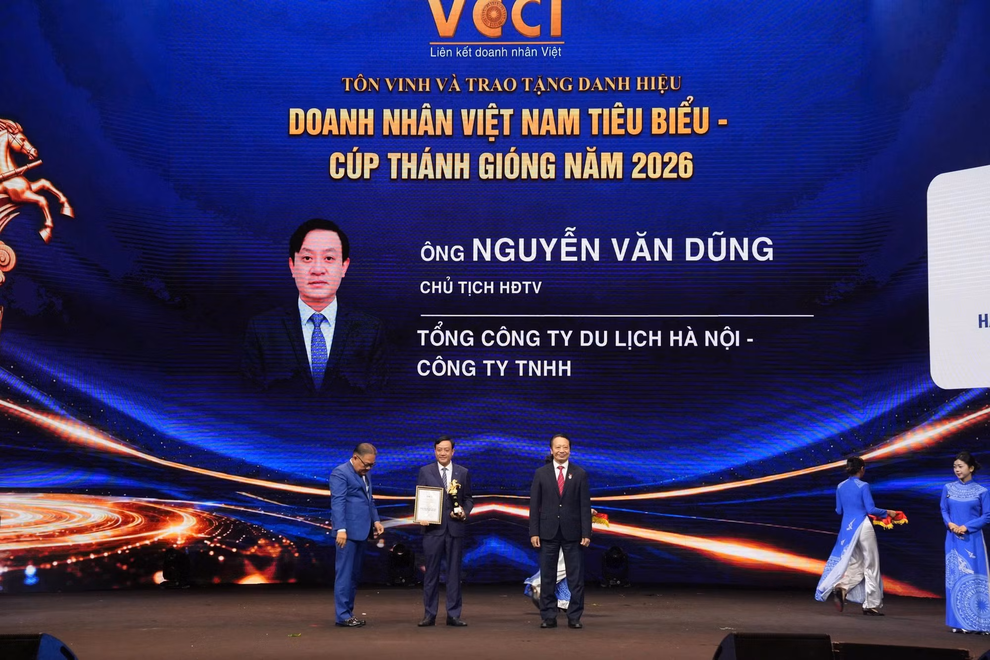 6284.jpg.avif