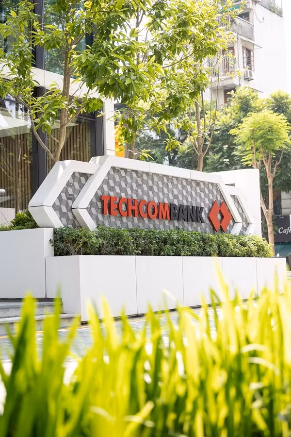 toa-nha-techcombank.jpg.avif