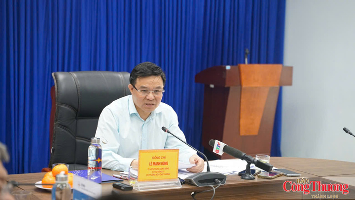 Bộ trưởng Bộ Công Thương Lê Mạnh Hùng phát biểu kết luận tại buổi làm việc