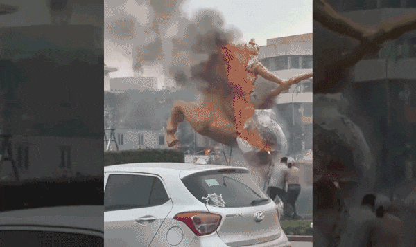 Linh vật ngựa đang thi công trên quảng trường ở Thái Nguyên bùng cháy dữ dội