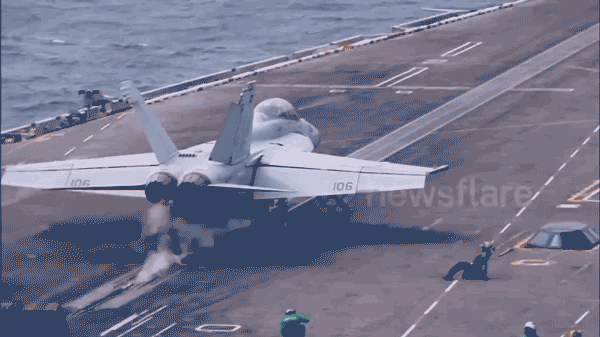 Khoảnh khắc tàu sân bay USS Nimitz “thể hiện sức mạnh” trên Thái Bình Dương