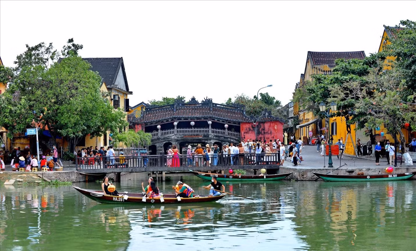 anh-du-lich-hoi-an-1744356953546261342881-4081.jpg.avif