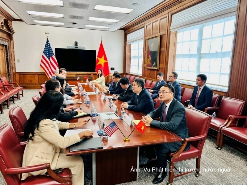 Quang cảnh cuộc làm việc giữa Bộ trưởng Công Thương Lê Mạnh Hùng và Bộ trưởng Thương mại Hoa Kỳ Howard Lutnick.