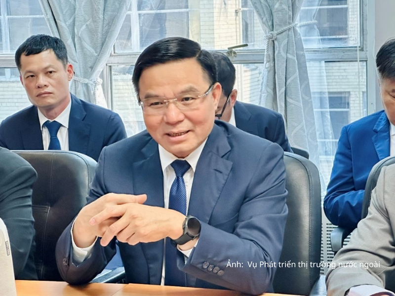 Bộ trưởng Bộ Công Thương Lê Mạnh Hùng làm việc với Hiệp hội Phân phối và bán lẻ giày dép Hoa Kỳ.