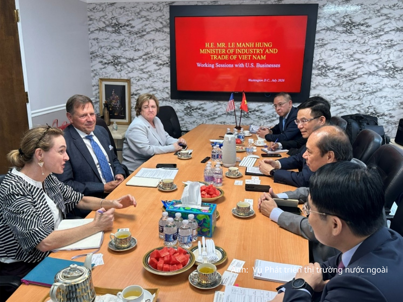Bộ trưởng Bộ Công Thương Lê Mạnh Hùng làm việc với lãnh đạo Tập đoàn ExxonMobil.