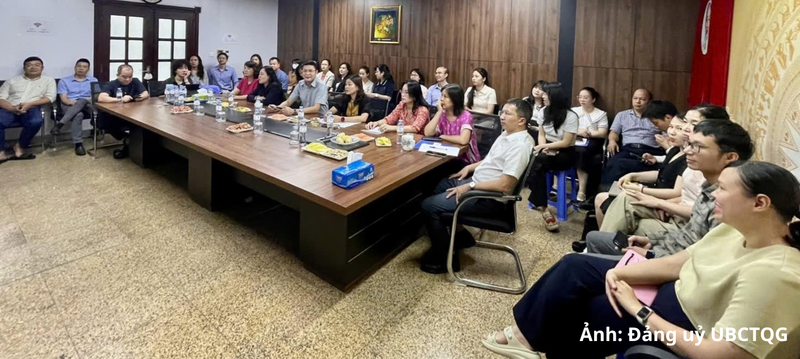 Đảng viên tham dự học tập quán triệt nghị quyết tại điểm cầu Ủy ban Cạnh tranh quốc gia.