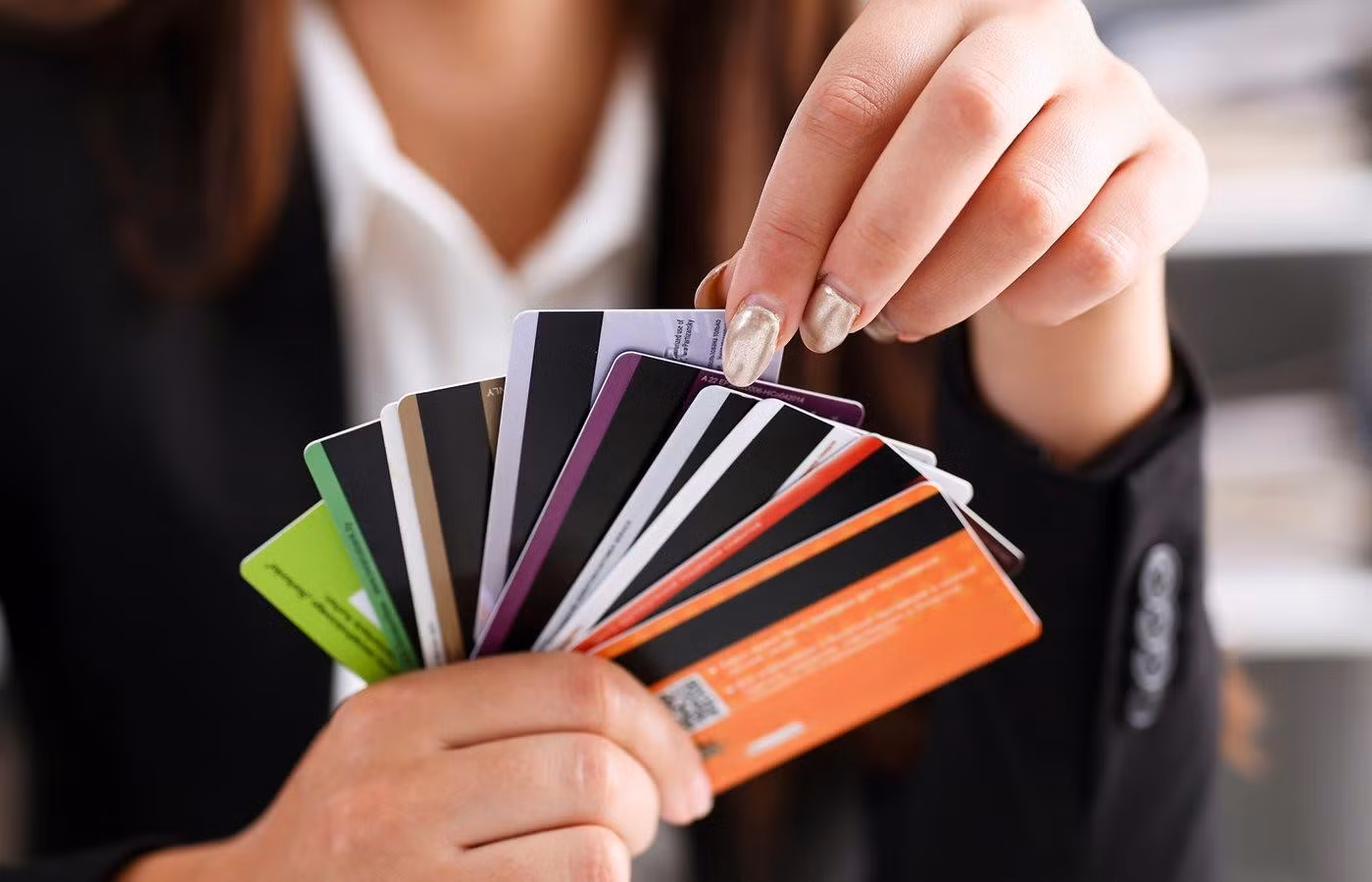 how-to-choose-a-credit-card-1672037257430-16720372575631528603418.jpg.avif