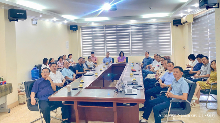 Đảng bộ Viện Nghiên cứu Da - Giầy học tập, quán triệt một số Nghị quyết, Chỉ thị của Bộ Chính trị.